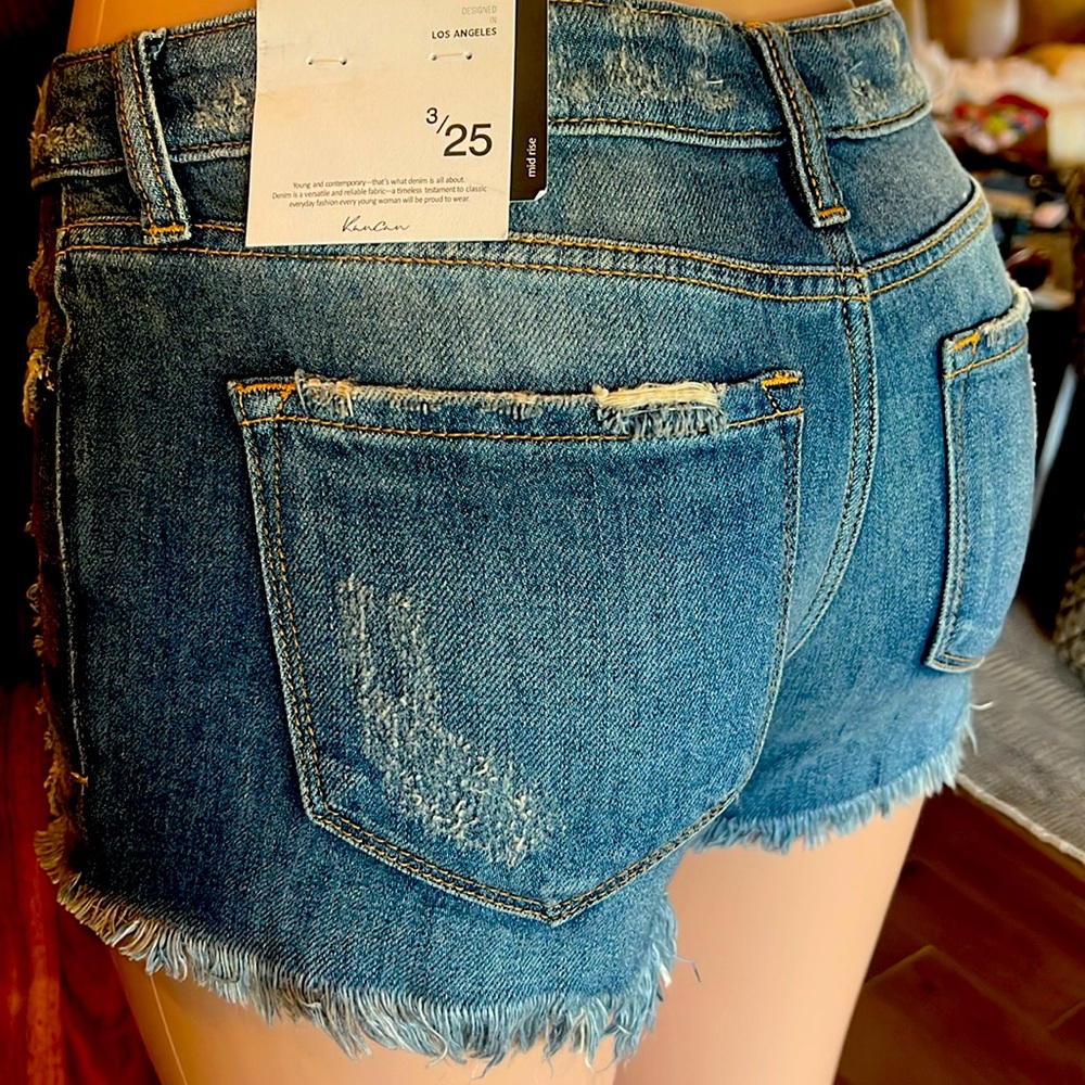 KANCAN DISTRESSED LOOK DENIM SHORTS
